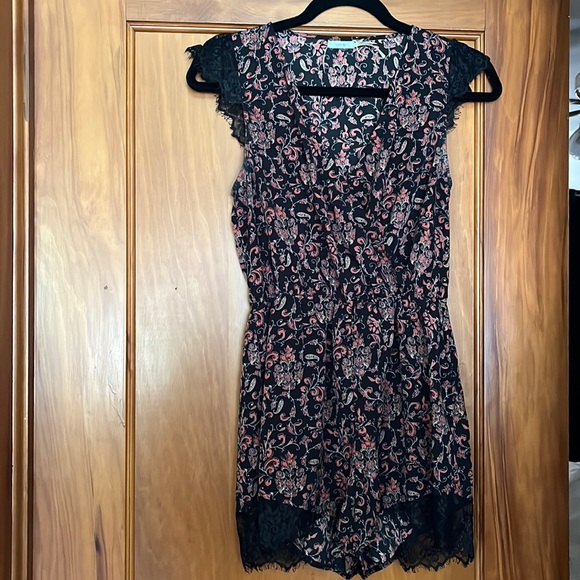 Romper - Picture 1 of 3